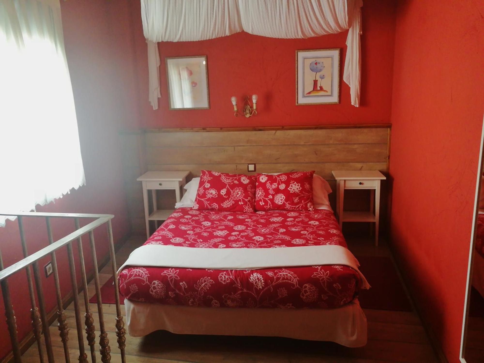 Apartamentos Melchor De Linan Torrelaguna Exterior photo